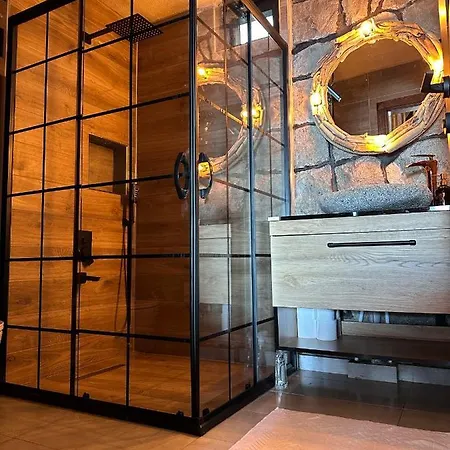 Vira Tas Chalet Trabzon